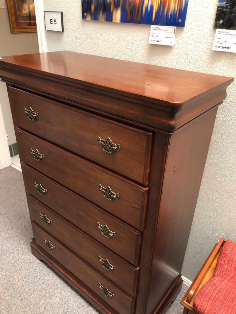 Chest of Drawers (has a matching night stand)