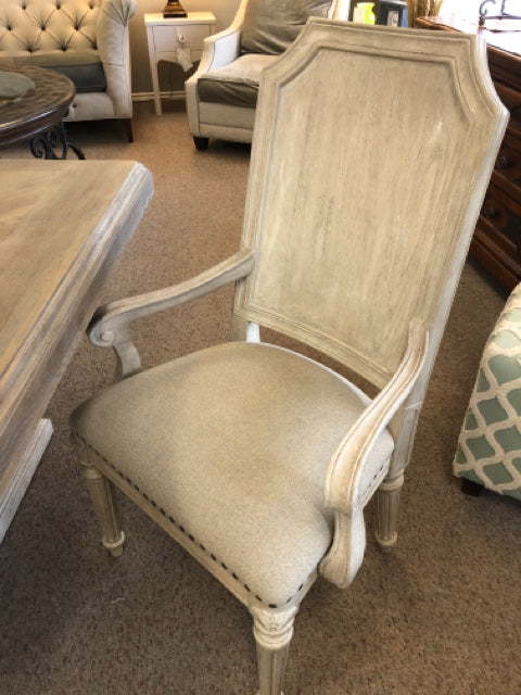 Table w/8 Chairs/26" Leaf