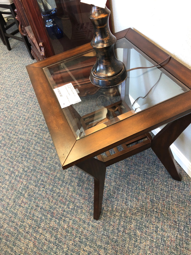 End Table w/Glass Inserts