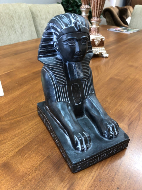Statue
