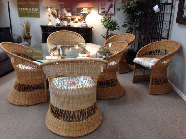 Consignment Table Tables and Chairs – Consignment Gallery